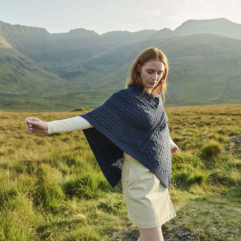 Aran poncho With Button