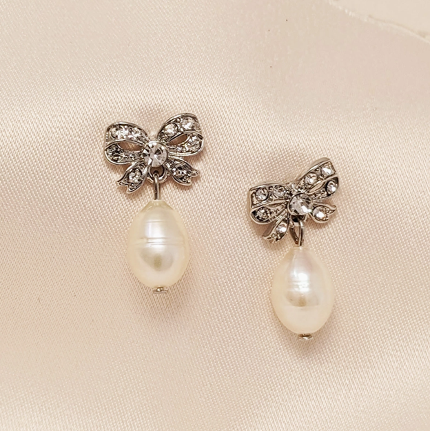 Vintage Freshwater Pearl Bow Earrings