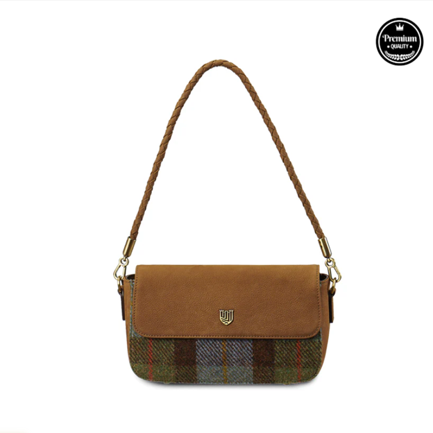 The Caithness Leather Clutch