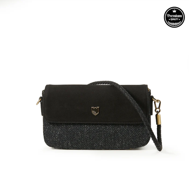 The Caithness Leather Clutch