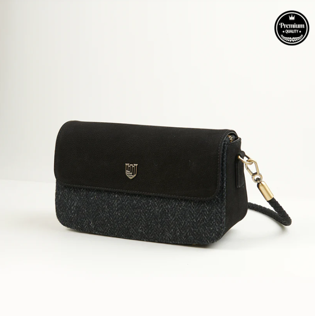 The Caithness Leather Clutch