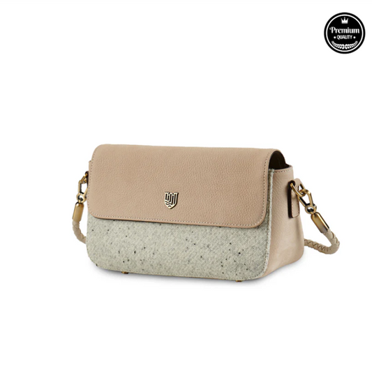 The Caithness Leather Clutch
