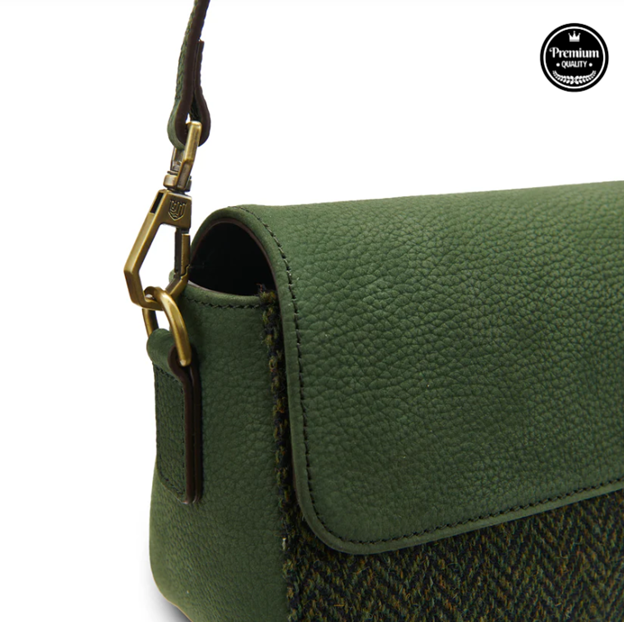 The Caithness Leather Clutch