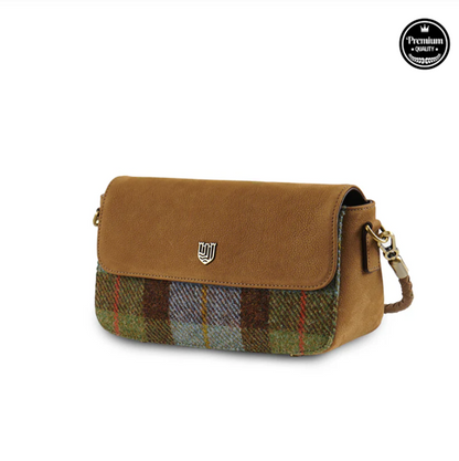 The Caithness Leather Clutch