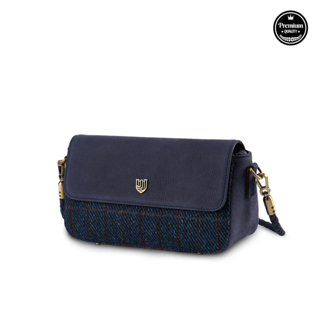 The Caithness Leather Clutch