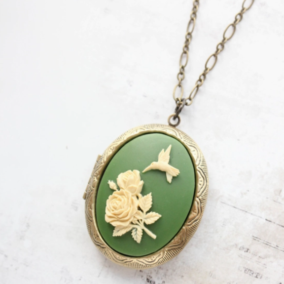 Cameo Locket - Hummingbird