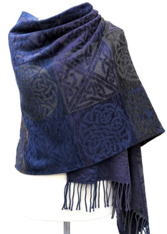 Calzeat Celtic Knot Shoulder Wrap