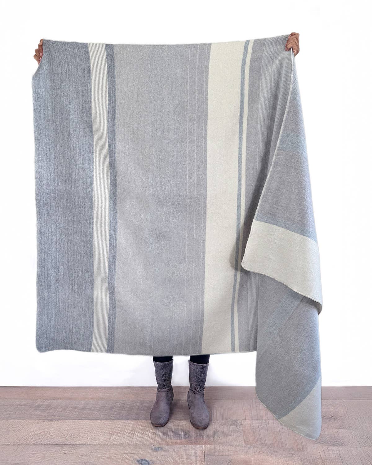 Alpaca Reversible Throw - Silver Birch