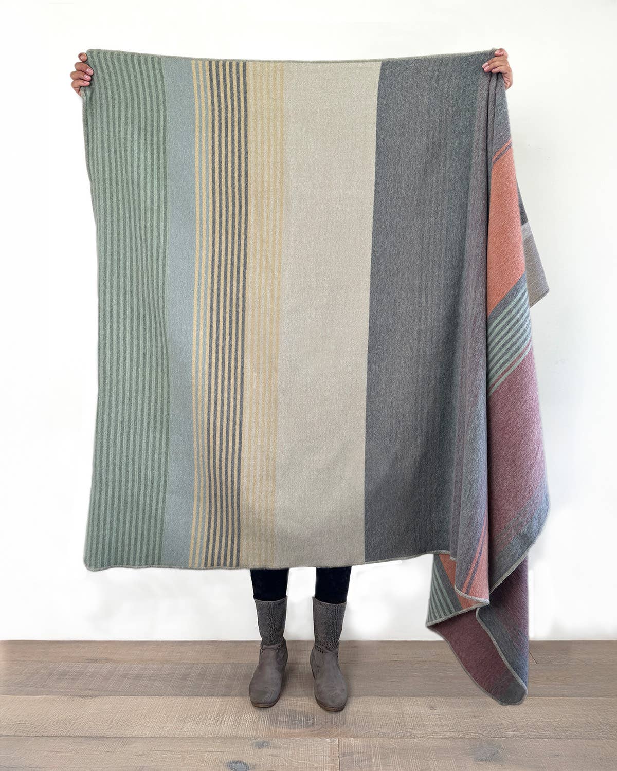 Alpaca Reversible Throw - Spectrum