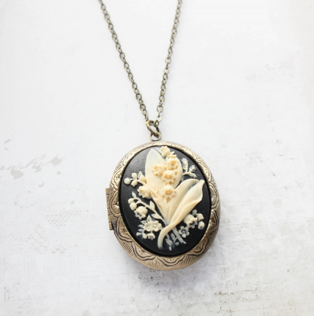 Cameo Locket - Lily of the Valley Black